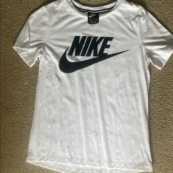 nike t shirt - Picture 1 of 2